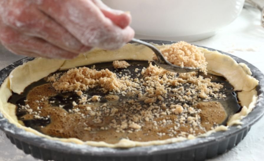 Treacle vs Molasses: What Is the Real Difference?