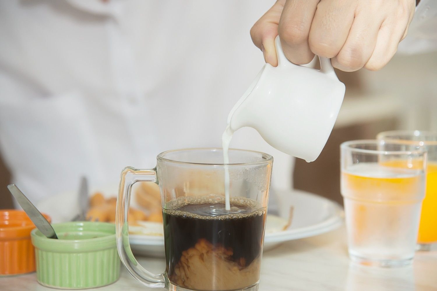 How Do I Steam Milk for Better Microfoam?