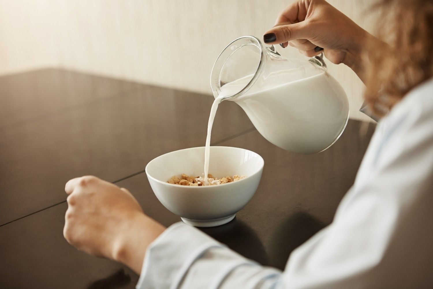 How to Froth Oat Milk Without a Frother for Café-Style Foam