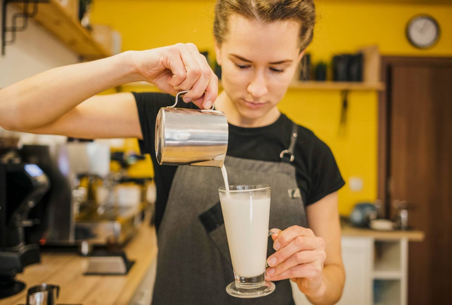 Cortado vs Latte: Which Tastes Stronger?